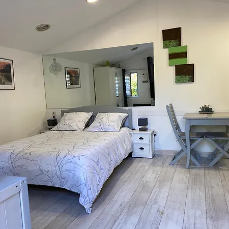 Chalet, Piscine, Jacuzzi,jardin Cloture, Animaux Acceptes Kamp alanı